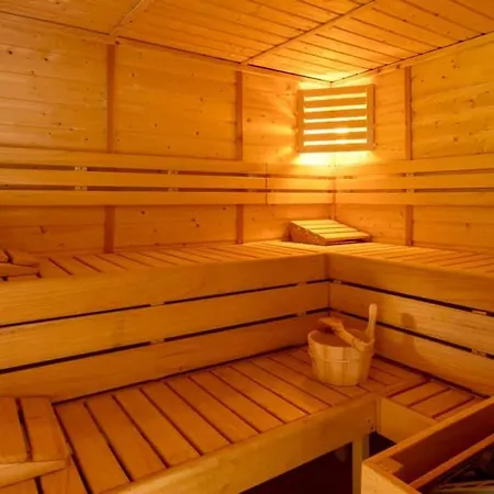 Mom's * Burg Reuland