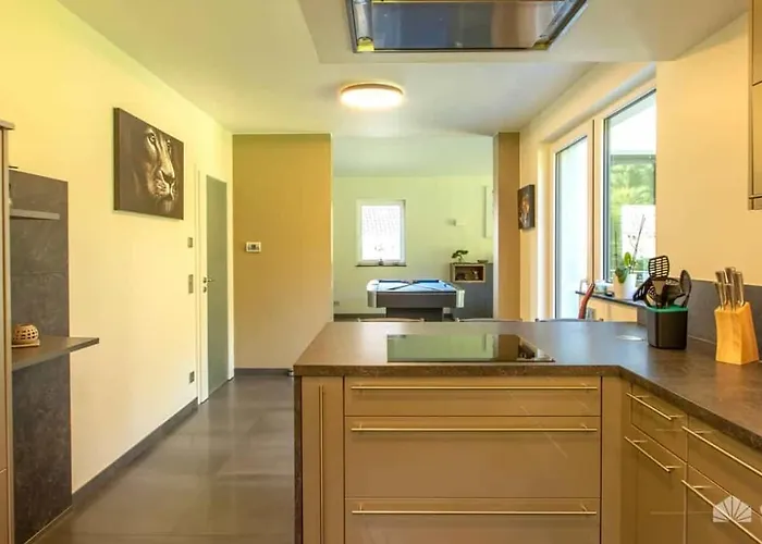 Mom's * Burg Reuland